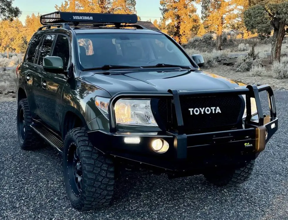 2011 Toyota Land Cruiser FJ 200 - Amazon Green