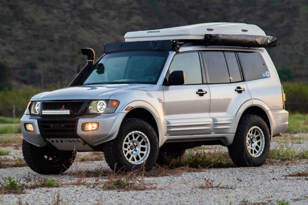 2002 Mitsubishi Montero XLS