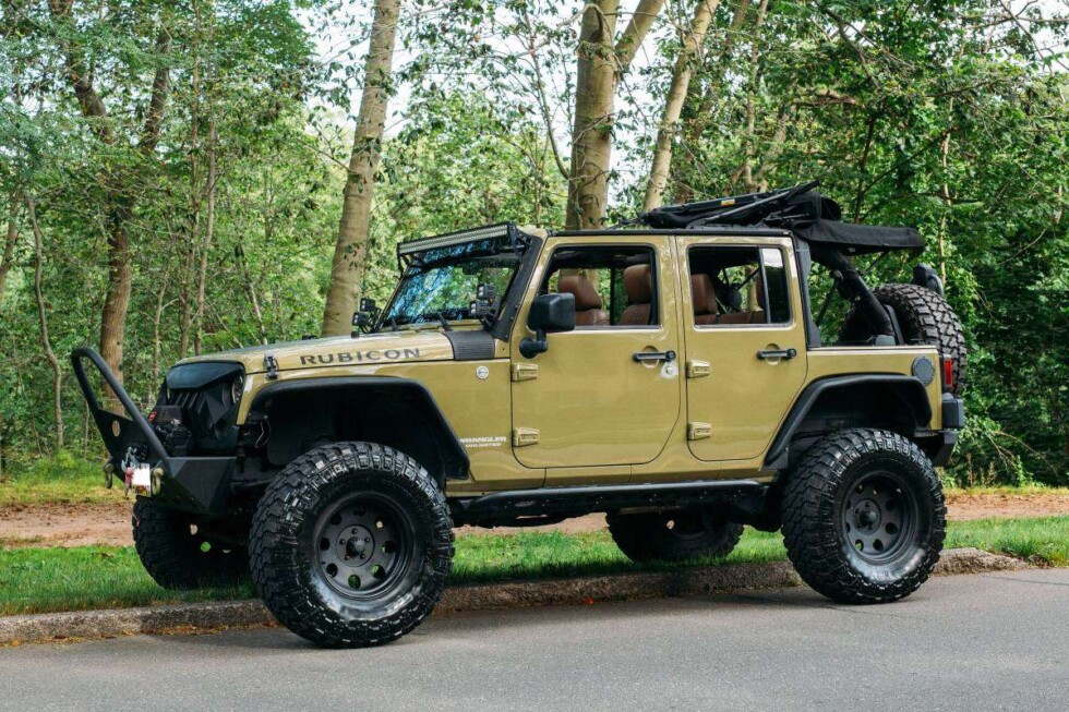 2013 Jeep Wrangler Unlimited Rubicon - Manual